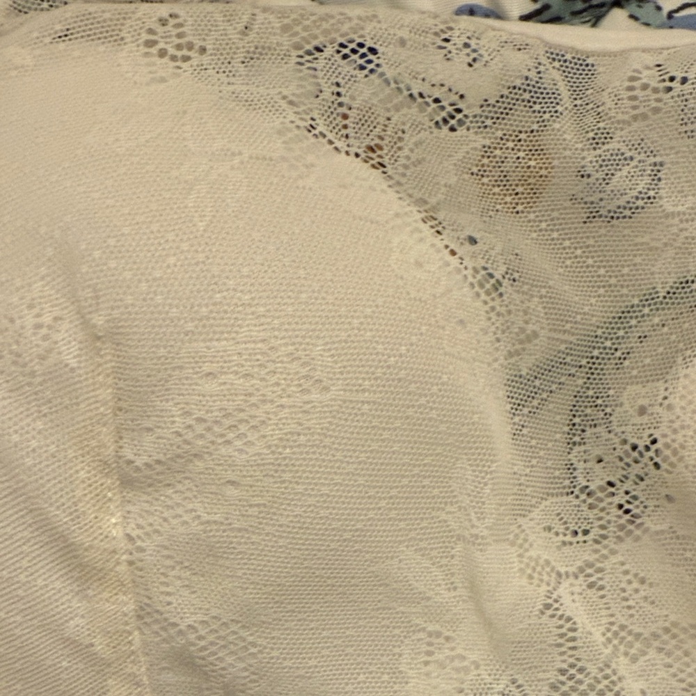 Natori White Lace Bralette - Picture 6 of 6